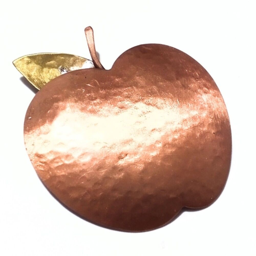 Vintage Hammered Copper and Brass Apple Brooch - Picture 4 of 6